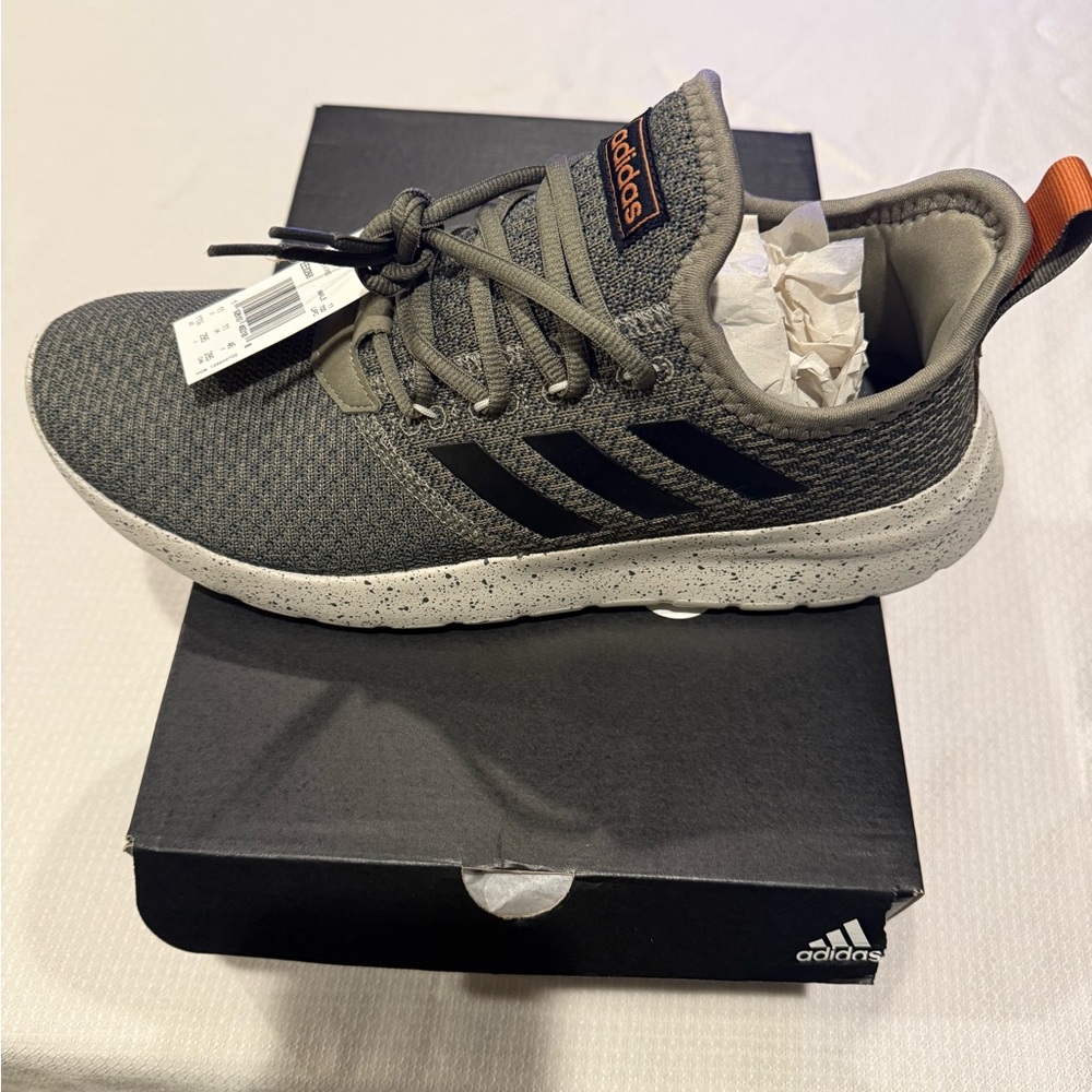 Adidas men’s 11.5 Lite Racer sneakers. - Picture 3 of 3